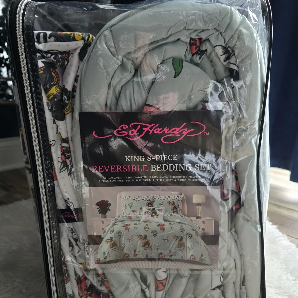Ed Hardy King reversible 8piece Bedding set new